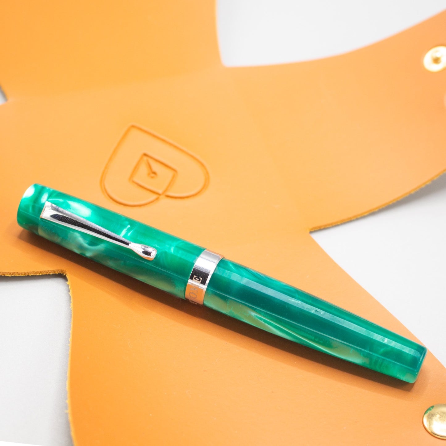 Epitome Emerald Fountain Pen - Flaghship Edition
