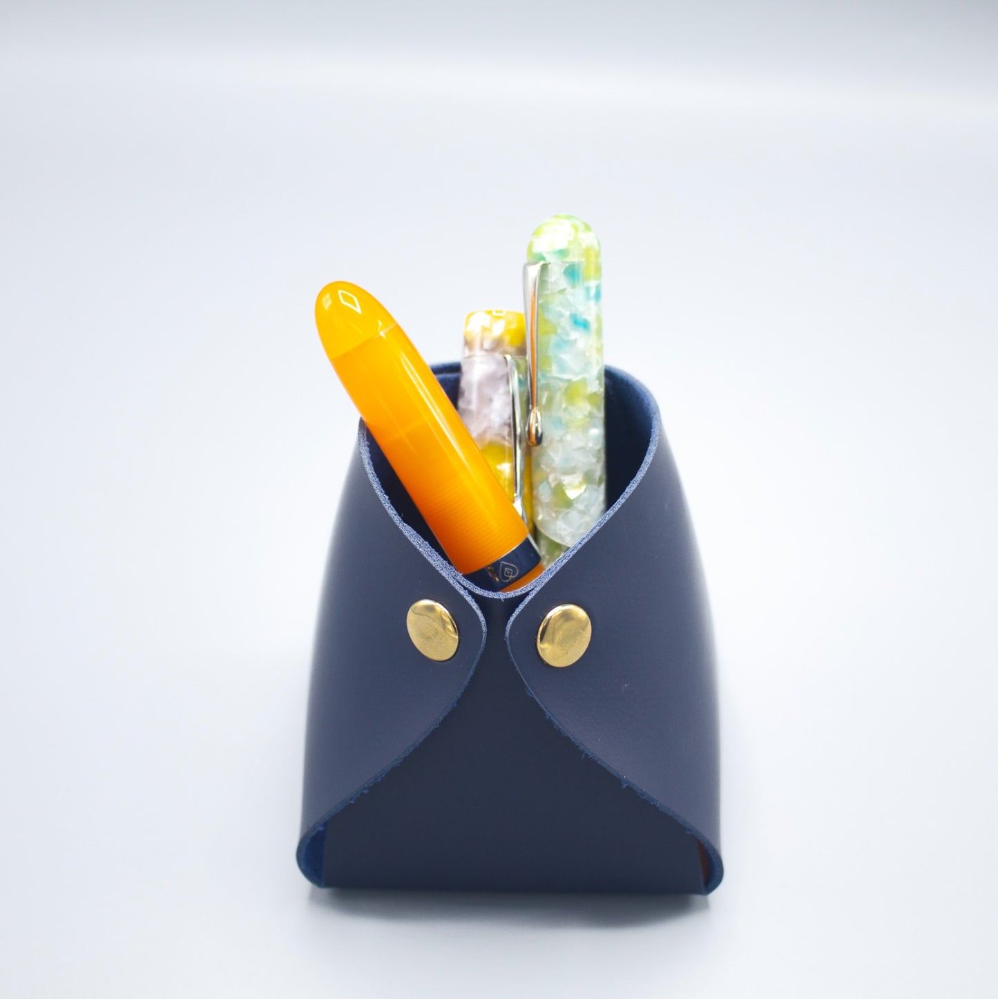 Epitome Foldable Leather Pen Stand