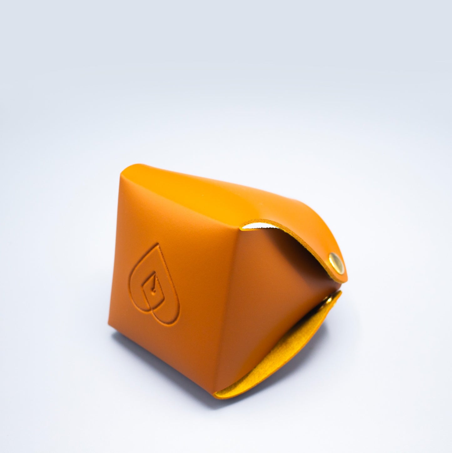 Epitome Foldable Leather Pen Stand